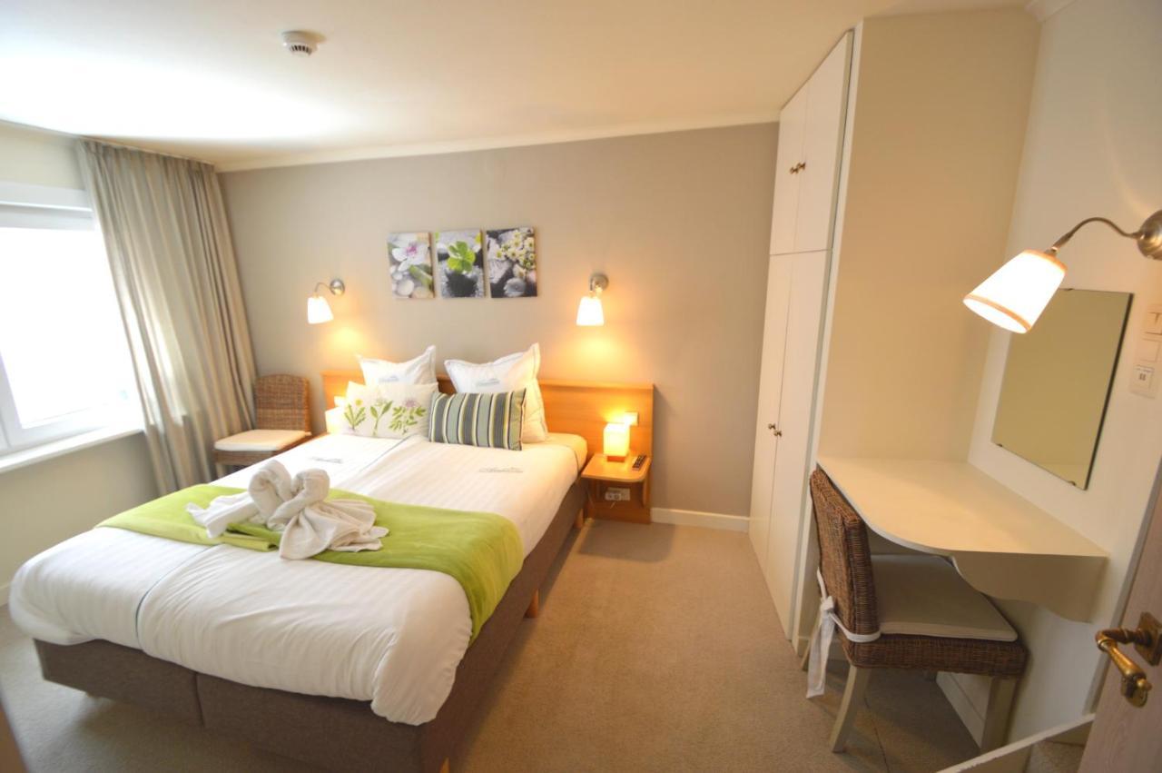 Hotel Ambrosia Іпр Екстер'єр фото