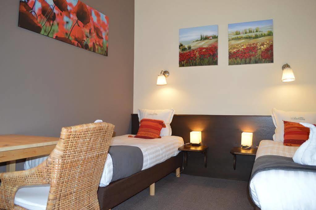 Hotel Ambrosia Іпр Екстер'єр фото